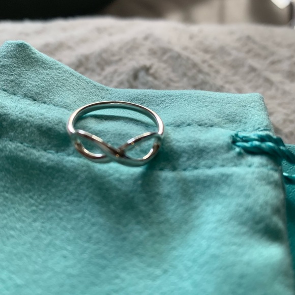 Tiffany&co Infinity ring 7.5 - Picture 3 of 4